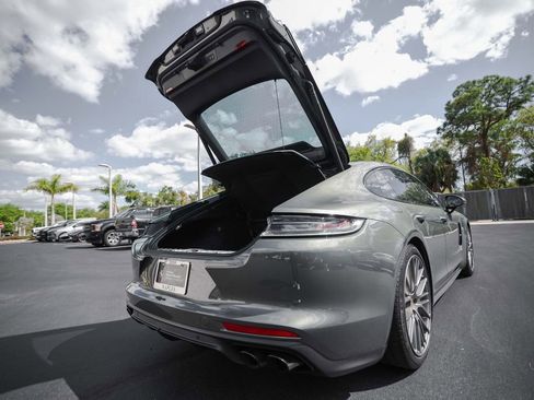 Used 2023 Porsche Panamera Platinum Edition image 17