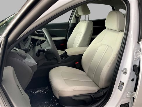 Certified 2025 Hyundai Sonata SE FWD image 8