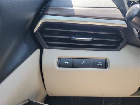 Used 2024 Nissan Altima 2.5 SV FWD image 29