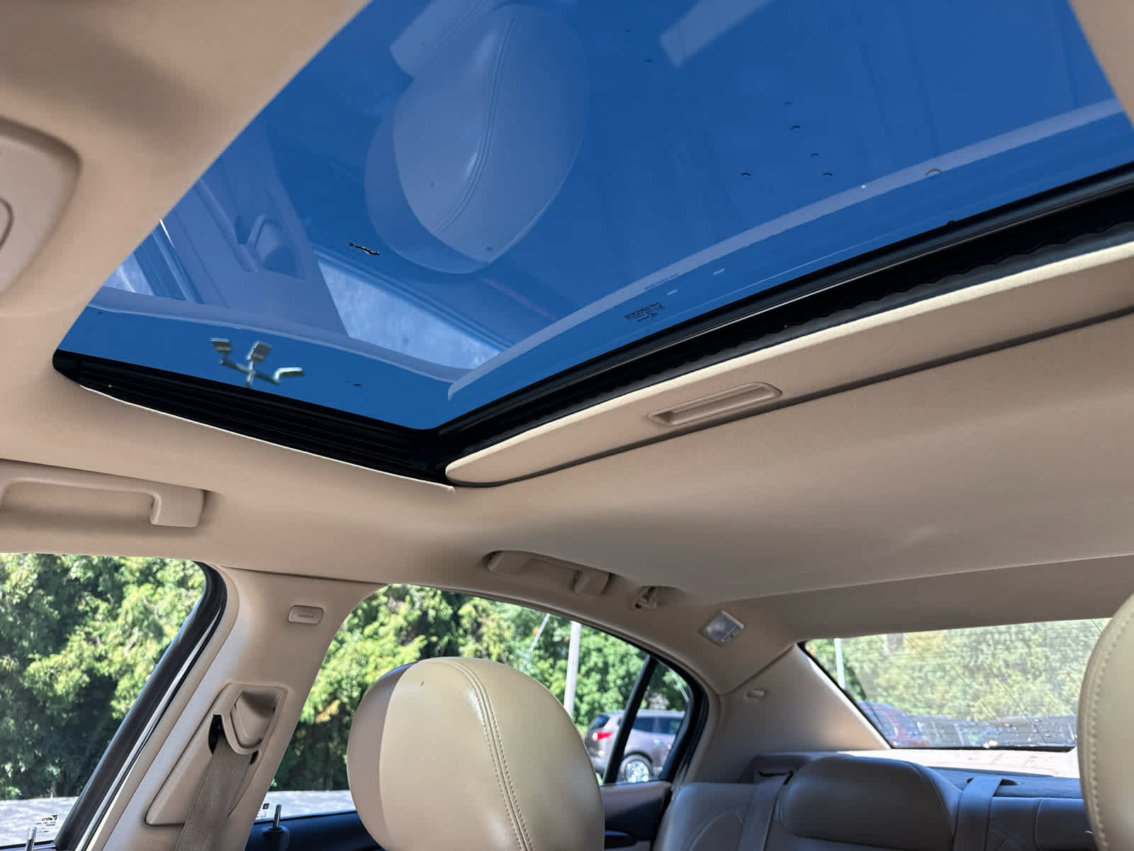 Used 2011 Buick Lucerne CXL FWD image 23