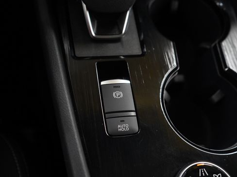 Used 2024 Nissan Rogue SV image 25