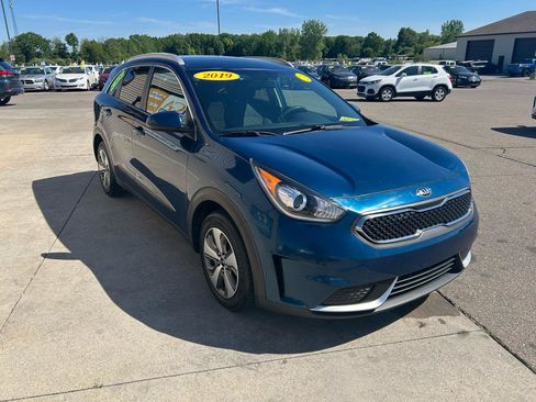 Used 2019 Kia Niro LX FWD image 3
