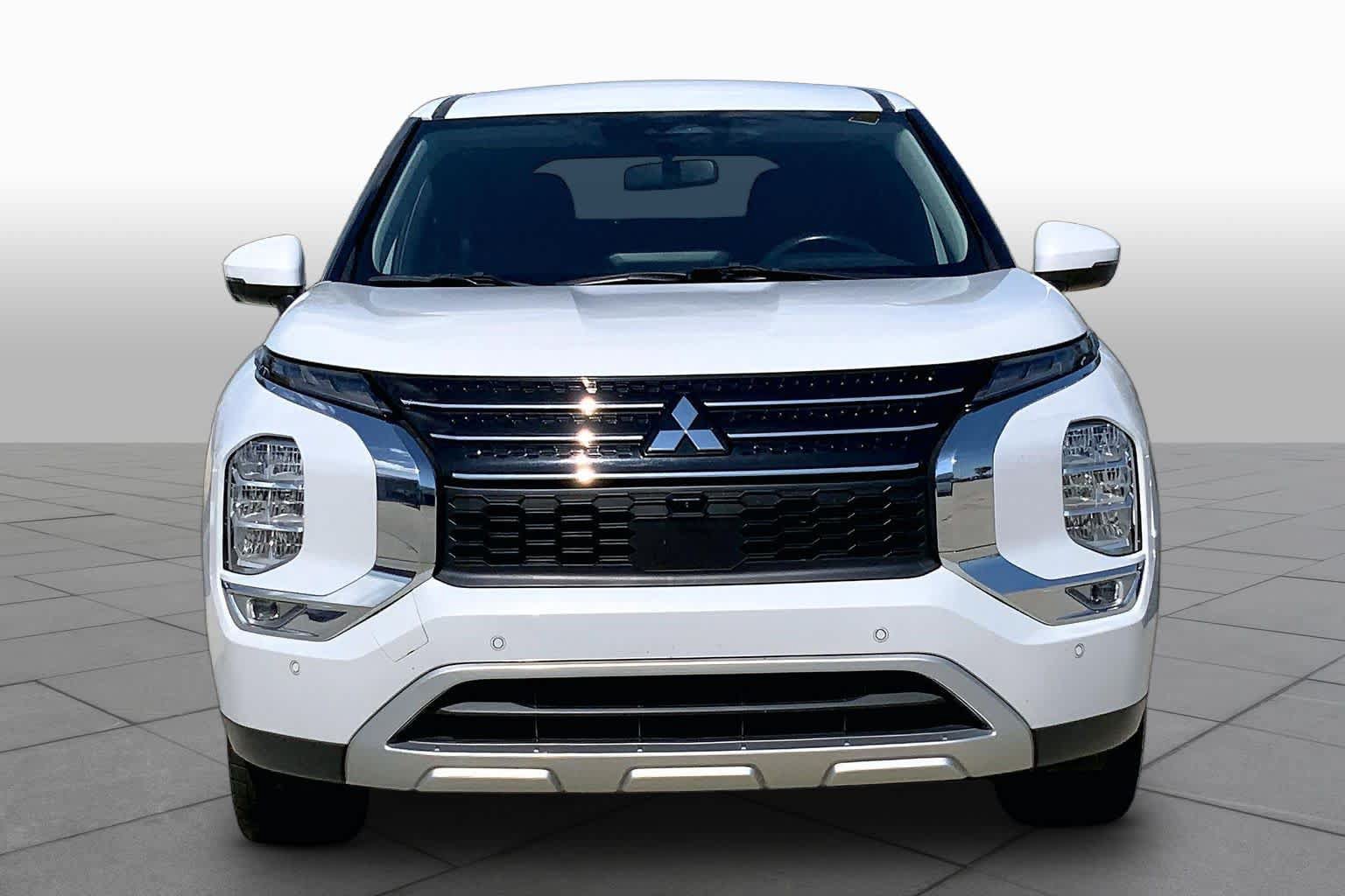 Used 2024 Mitsubishi Outlander SE FWD image 4