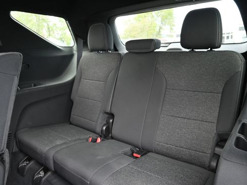 Used 2024 Chevrolet Traverse LS FWD image 21