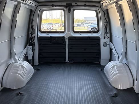 New 2025 GMC Savana 2500 Extended w/ Driver Convenience Package image 15