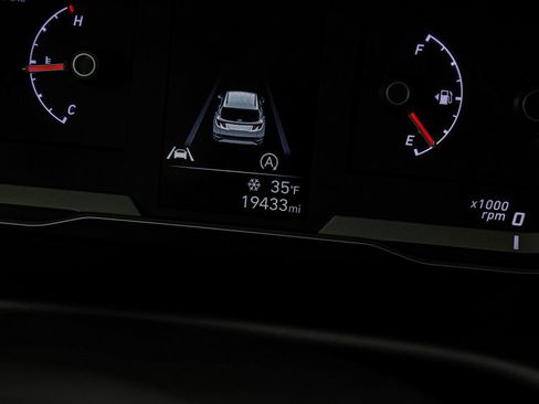 Used 2023 Hyundai Tucson SE image 18