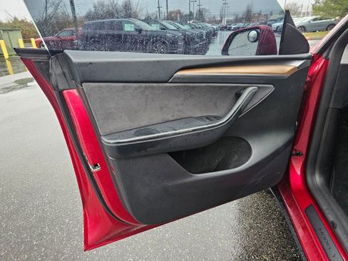 Used 2024 Tesla Model Y Long Range image 24