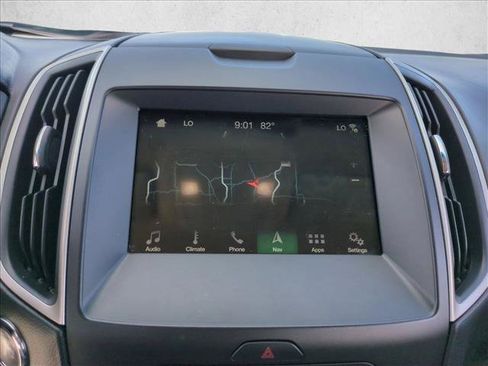 Used 2018 Ford Edge SEL w/ Equipment Group 201A FWD image 13