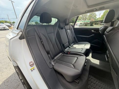 Used 2022 Audi Q8 Premium Plus AWD/4WD image 31