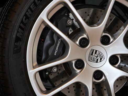 Used 2021 Porsche 718 Cayman image 11