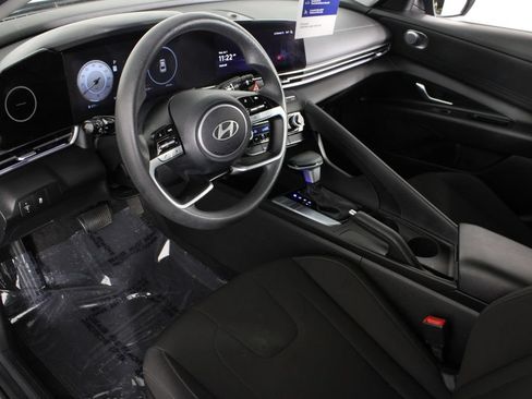 Certified 2024 Hyundai Elantra SEL FWD image 19