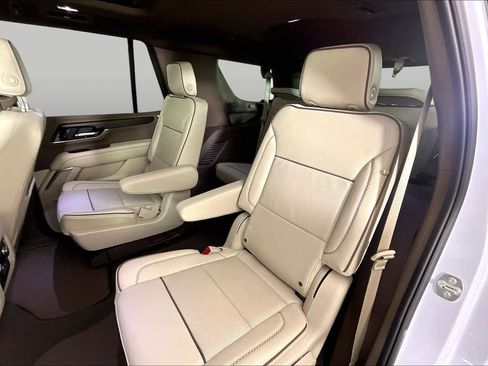 Used 2026 GMC Yukon Denali w/ Sun & Power Step Package AWD/4WD image 20