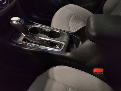 Used 2019 Chevrolet Equinox LS w/ LS Convenience Package image 26