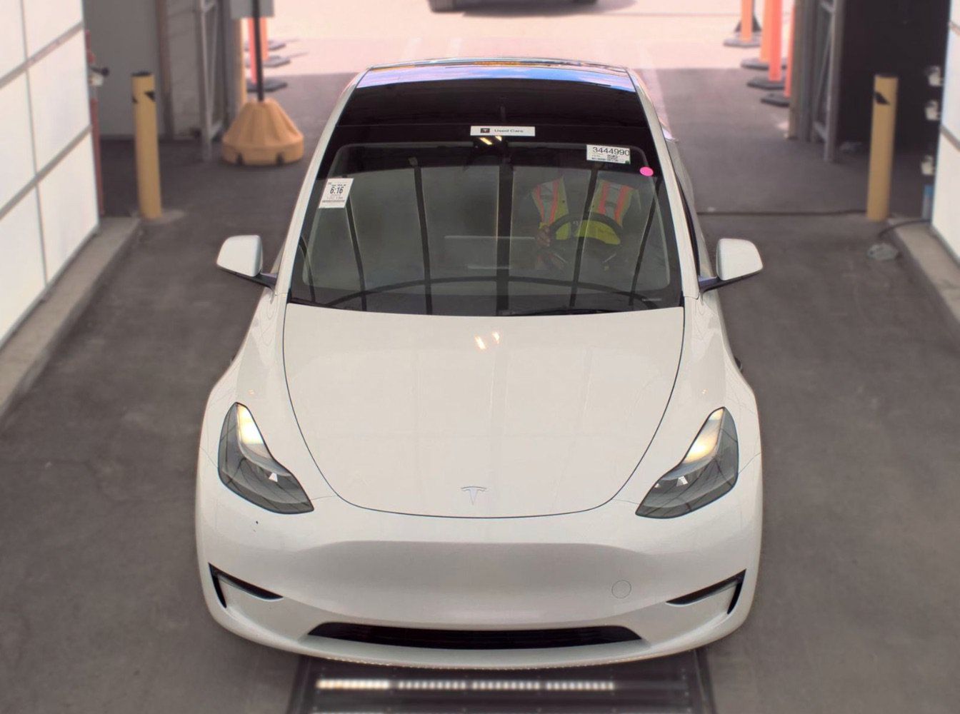 Used 2023 Tesla Model Y Long Range AWD/4WD image 2