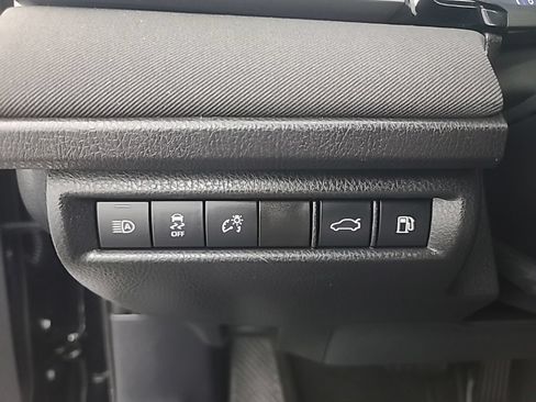 Used 2026 Toyota Camry LE FWD image 28