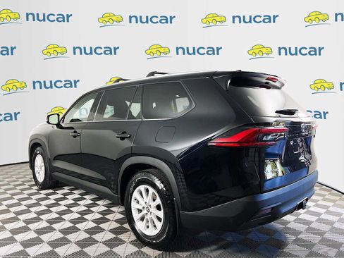 Used 2024 Toyota Grand Highlander XLE image 5