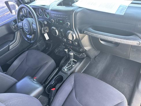Used 2013 Jeep Wrangler Sport AWD/4WD image 28