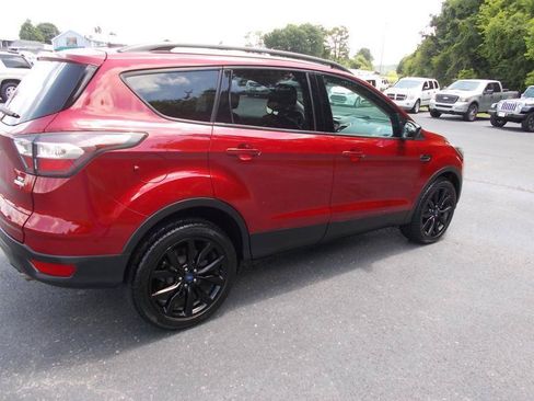 Used 2017 Ford Escape SE w/ Equipment Group 201A AWD/4WD image 13