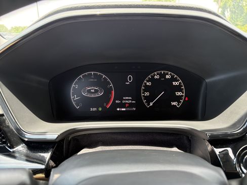 Used 2024 Honda CR-V EX-L image 11