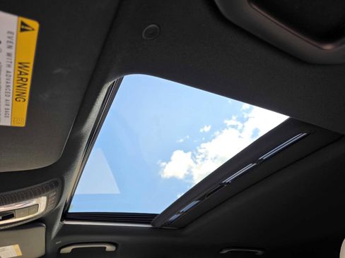 Used 2024 Mercedes-Benz GLE 350 4MATIC image 12