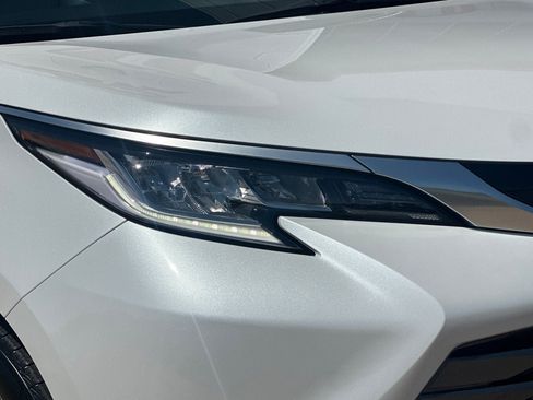 New 2026 Toyota Sienna Limited FWD image 31