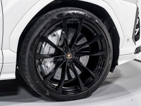 Used 2022 Lamborghini Urus image 52