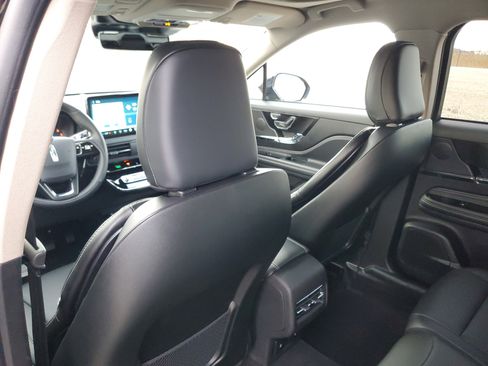 New 2026 Lincoln Corsair Premiere image 26