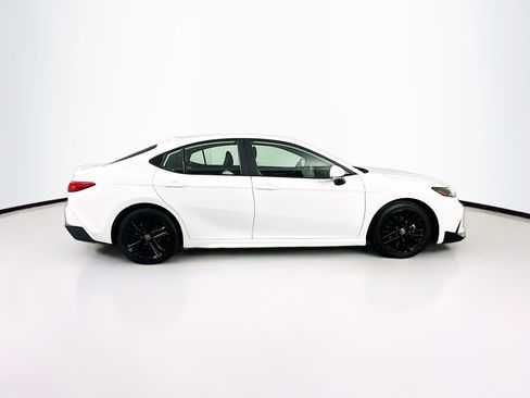 Used 2025 Toyota Camry SE FWD image 10