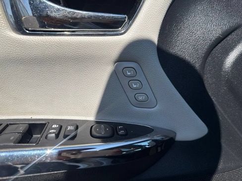 Used 2017 Toyota Avalon Touring w/ All Weather Liner Package FWD image 15