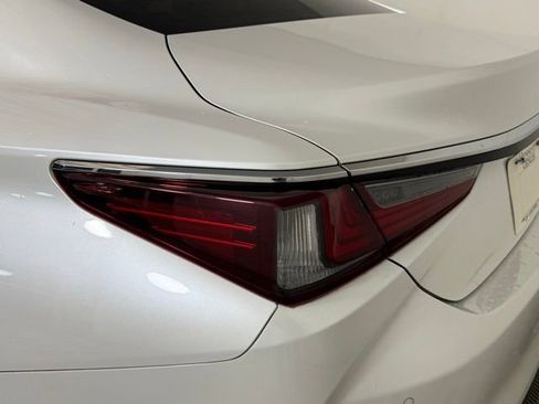 Used 2019 Lexus ES 350 w/ Premium Package FWD image 12