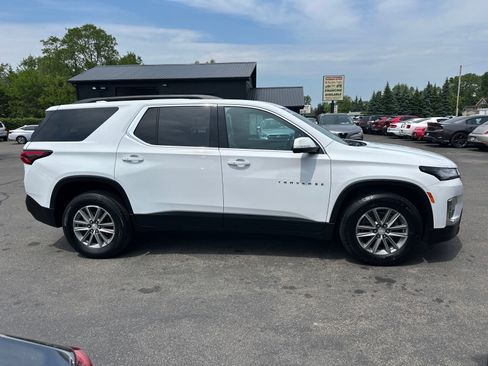 Used 2023 Chevrolet Traverse LT w/ Rear Camera Mirror Package AWD/4WD image 2