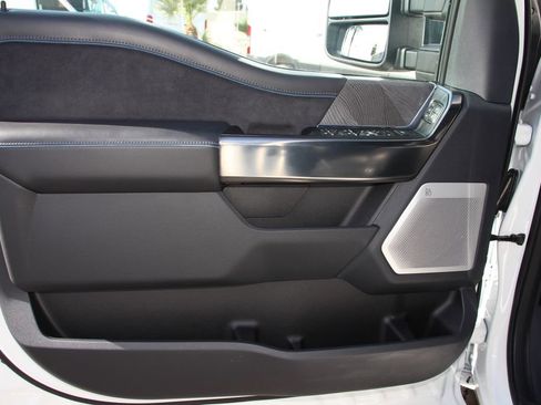 Certified 2025 Ford F350 Platinum image 22