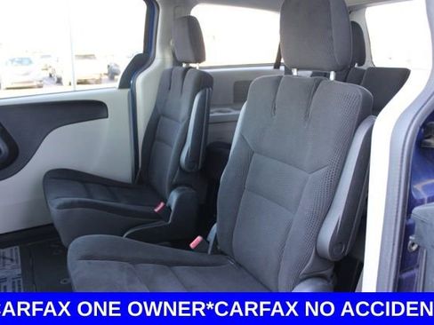 Used 2019 Dodge Grand Caravan SE w/ UConnect Hands-Free Group image 22