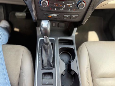 Used 2017 Ford Escape Titanium image 14