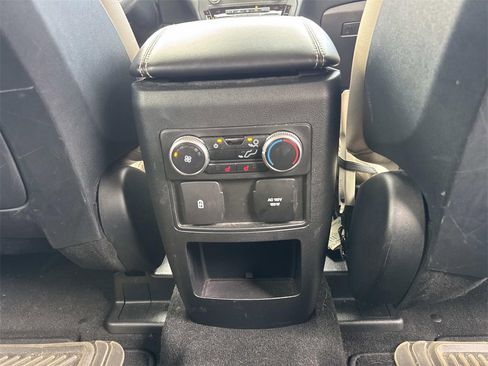 Used 2020 Ford Explorer Limited image 20