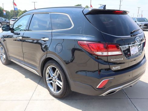 Used 2018 Hyundai Santa Fe Limited FWD image 7