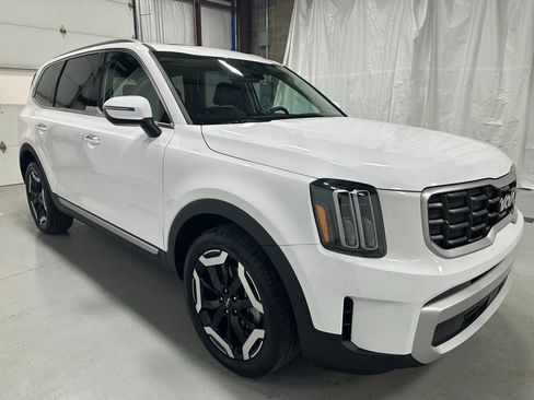 Used 2025 Kia Telluride S image 1
