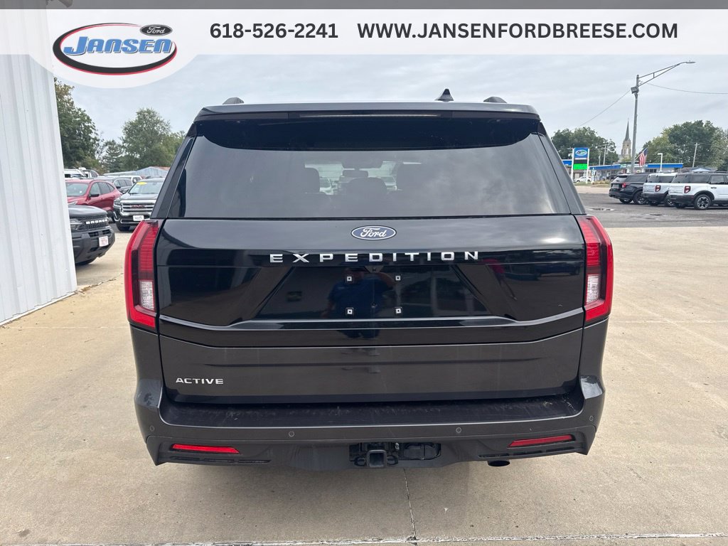 Used 2025 Ford Expedition Active AWD/4WD image 6