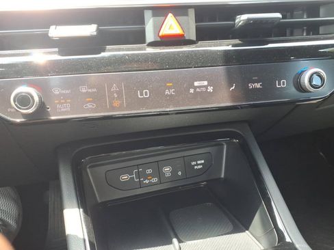 Used 2025 Kia K5 GT-Line AWD/4WD image 11