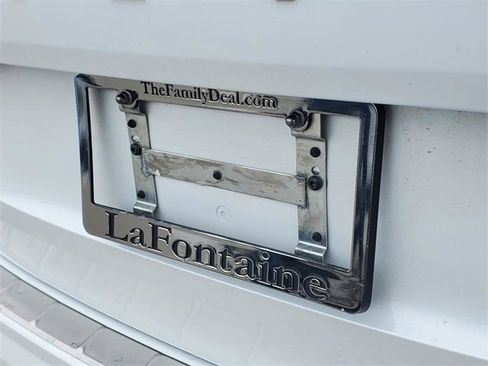 Certified 2023 Volvo XC60 B5 Ultimate w/ Climate Package image 36