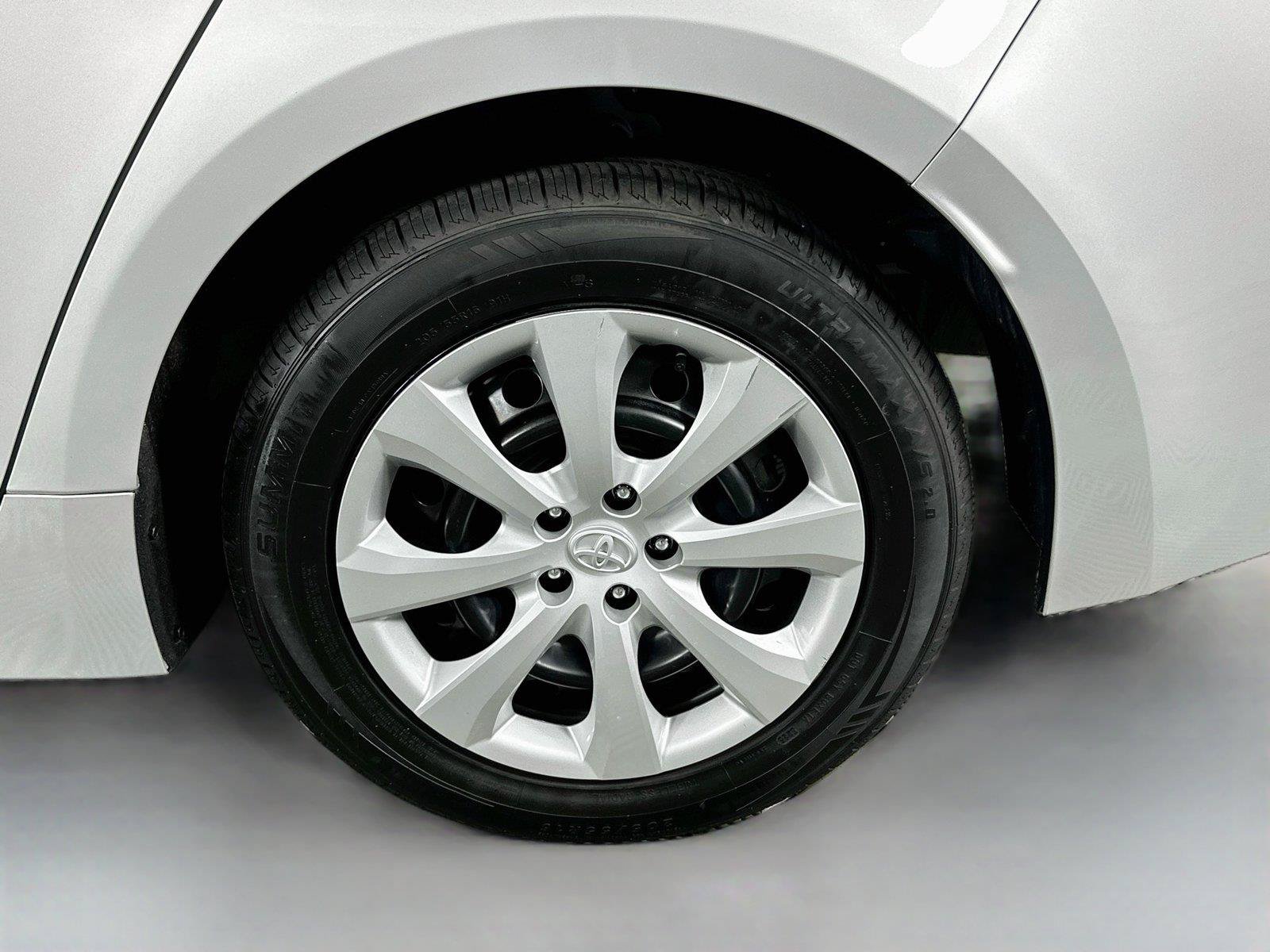 Used 2025 Toyota Corolla LE FWD image 28