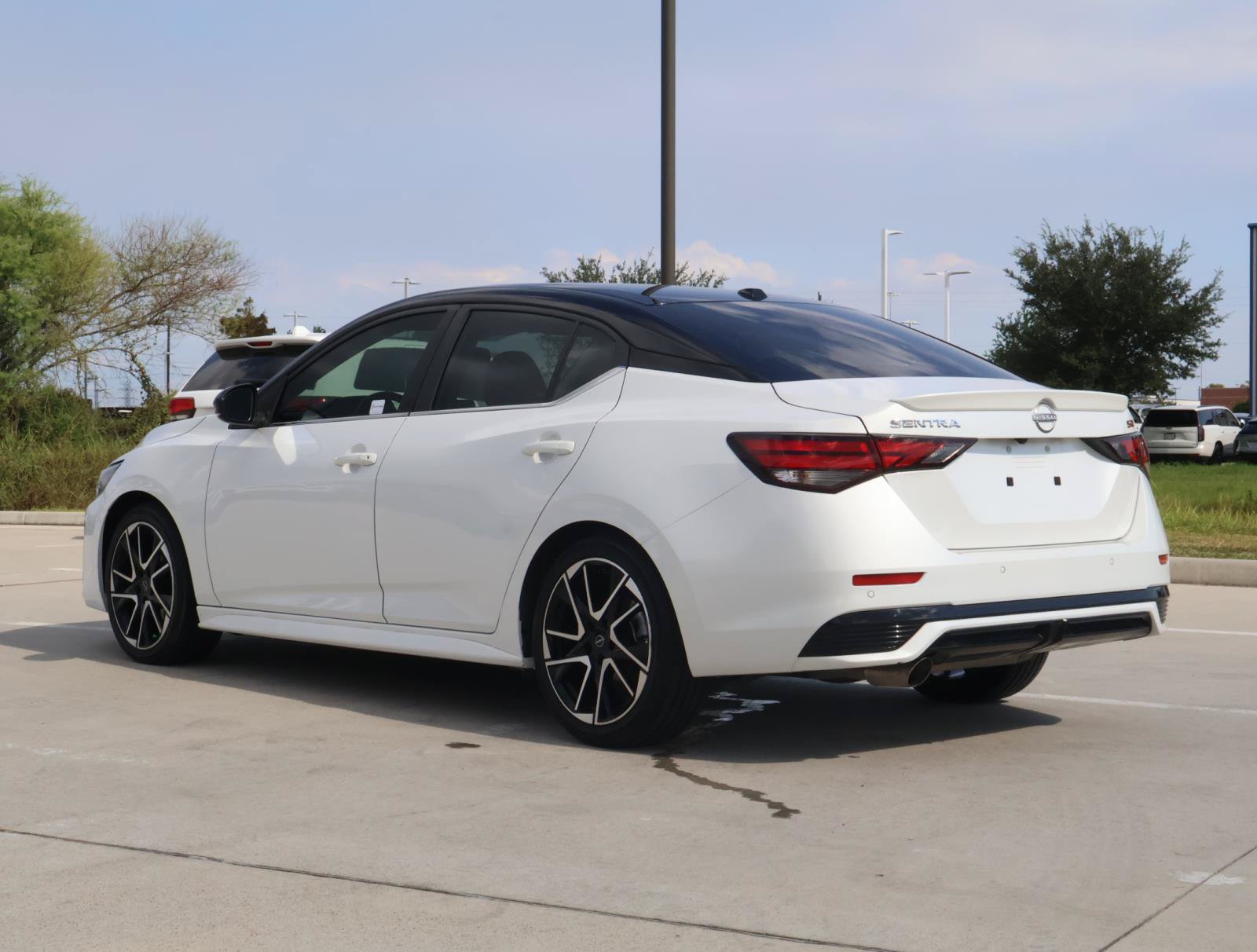 Used 2024 Nissan Sentra SR FWD image 3