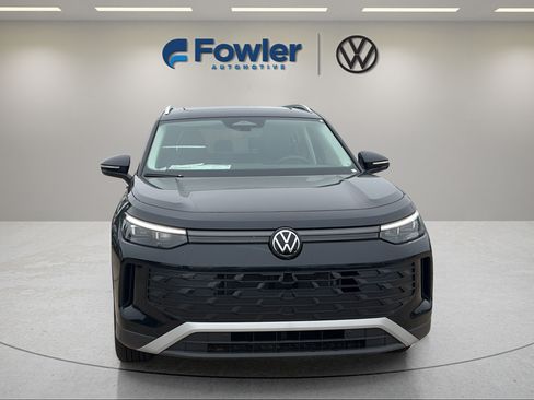 New 2026 Volkswagen Tiguan SE AWD/4WD image 2
