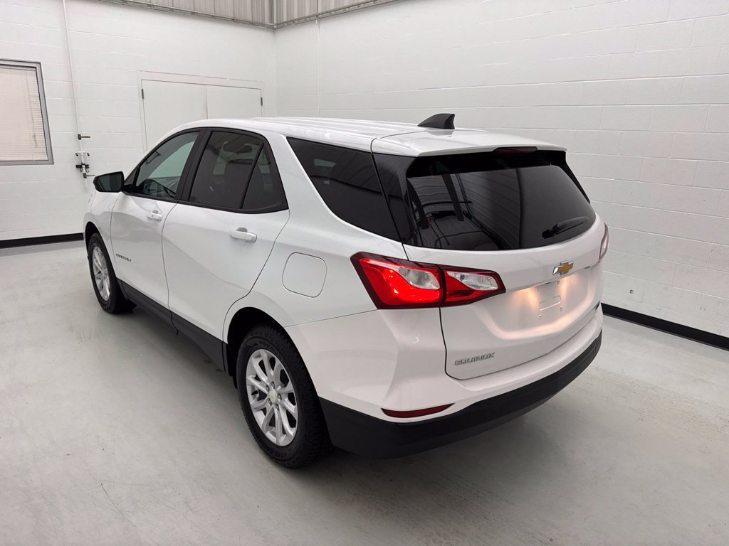 Used 2020 Chevrolet Equinox LS AWD/4WD image 4