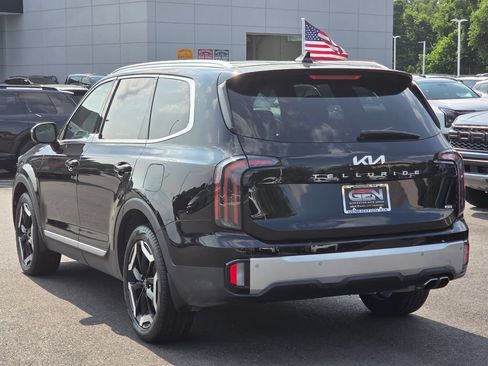 Used 2024 Kia Telluride EX w/ EX Captain's Chair Package AWD/4WD image 6