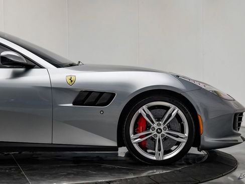 Used 2018 Ferrari GTC4Lusso AWD/4WD image 26