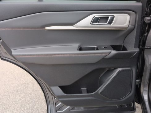 New 2026 Ford Explorer Active RWD image 29