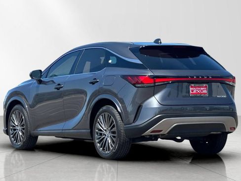Used 2024 Lexus RX 350 FWD w/ Convenience Package image 4