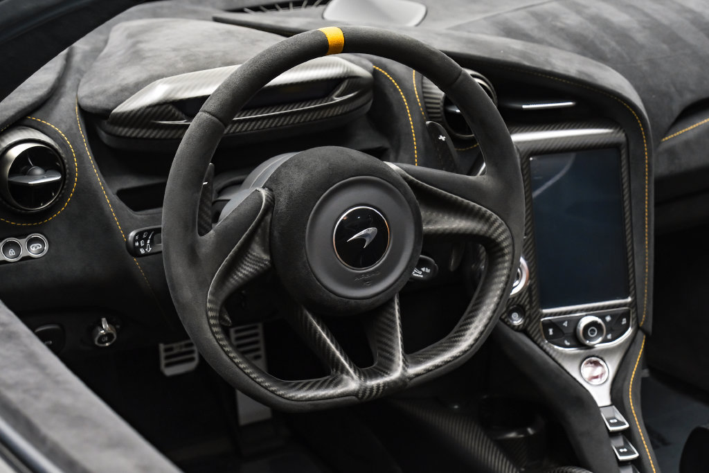 Used 2022 McLaren 765LT RWD image 17