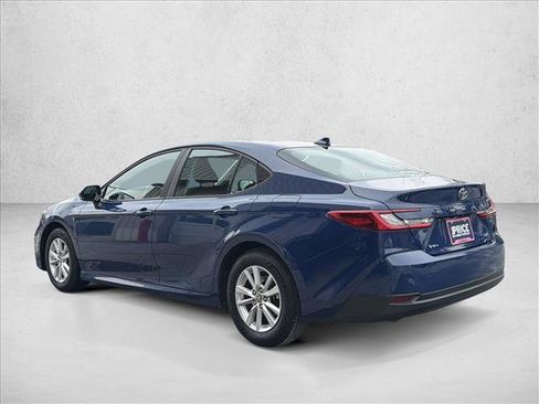 Used 2025 Toyota Camry LE image 7